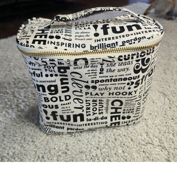 Kate Spade Handbags - Kate Spade New York "What Do You Say" Insulated Lunch Tote